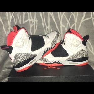 Jordan Son of Mars Size 7 Men’s // 8.5 in Women’s